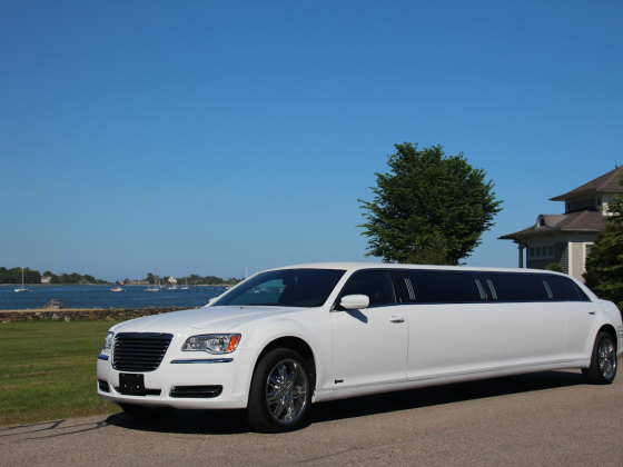 Limousine Service in Dubai: What Licensed Really Means and What It Costs
