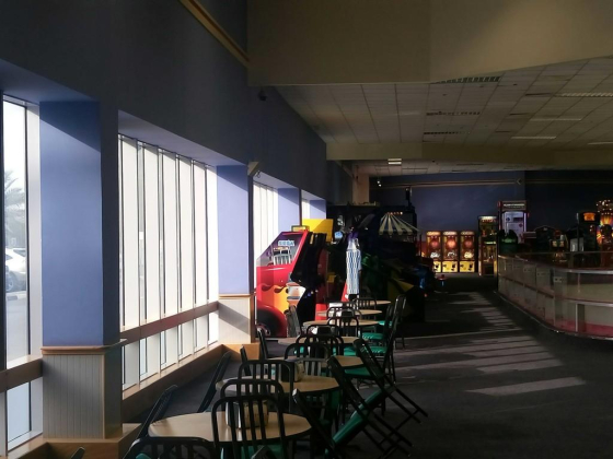 Chuck E Cheese"s