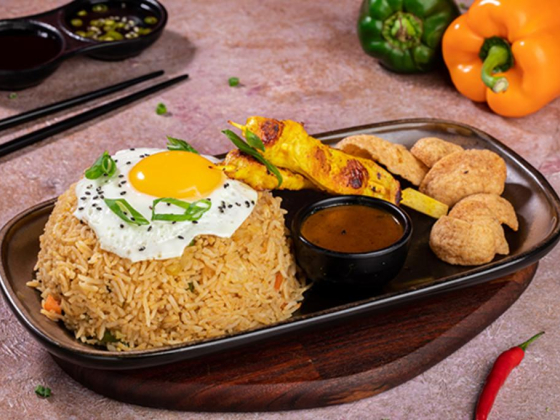 Th Red East Restaurant
