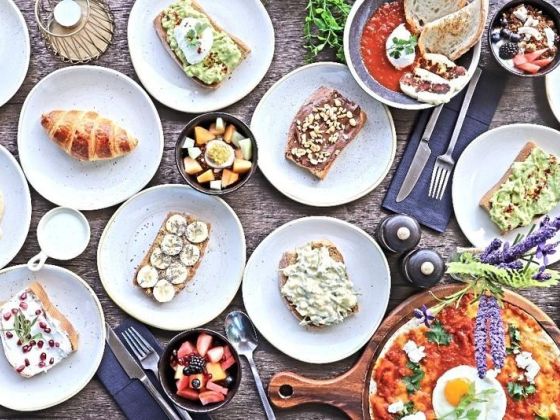 Ella"s Eatery Restaurant