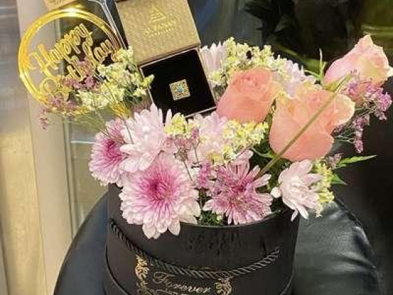 Florita Gate Flowers & Chocolate Trading