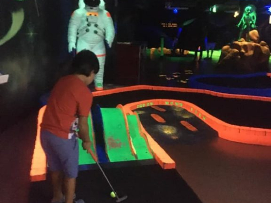 Tee & Putt Mini Golf